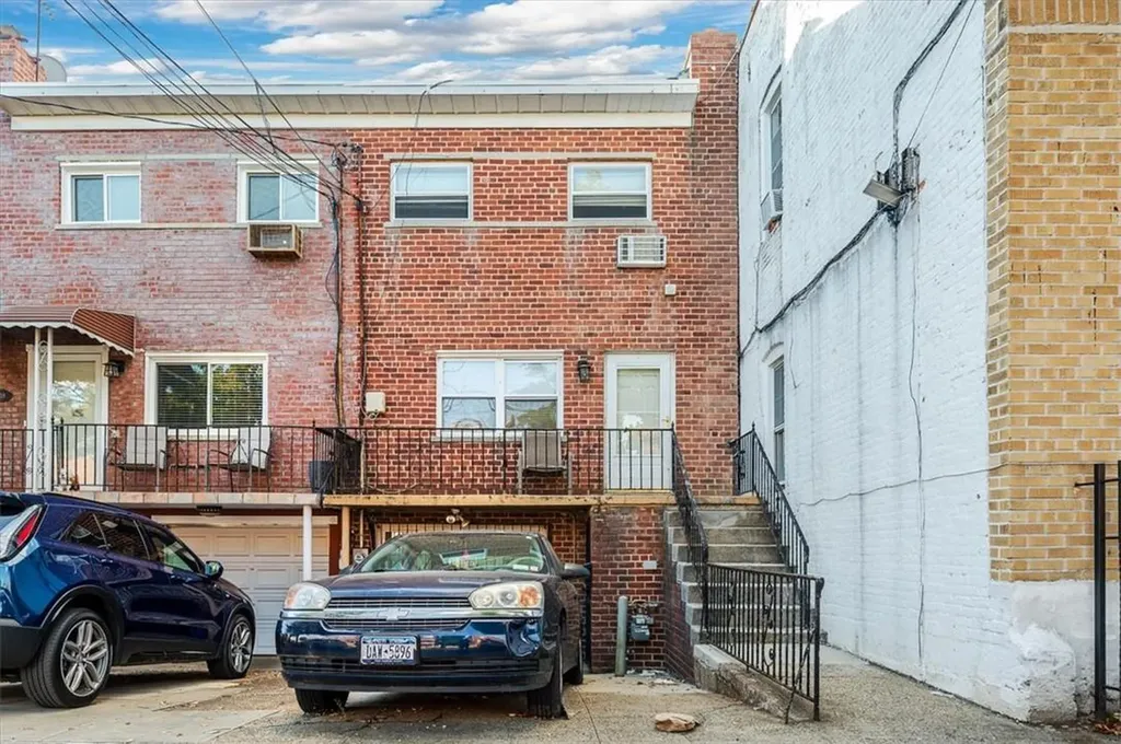 1041 Vincent Avenue Bronx NY 10465