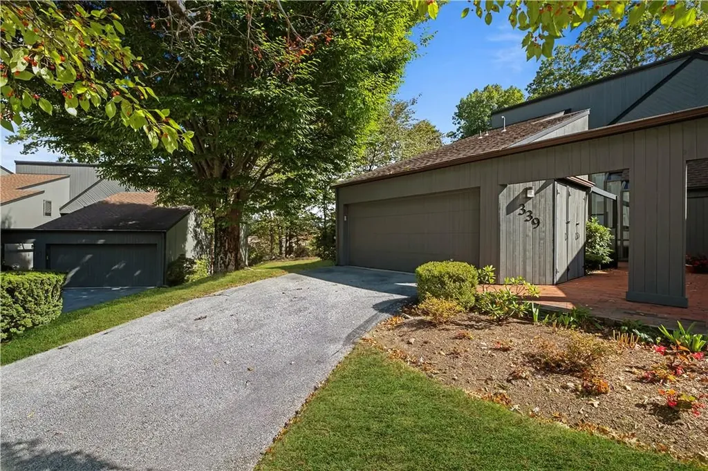 339 Old Cedar Road Hartsdale NY 10530