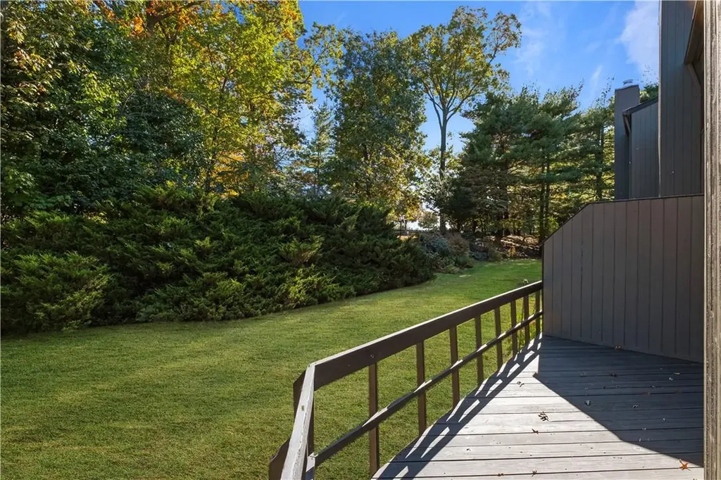 339 Old Cedar Road Hartsdale NY 10530