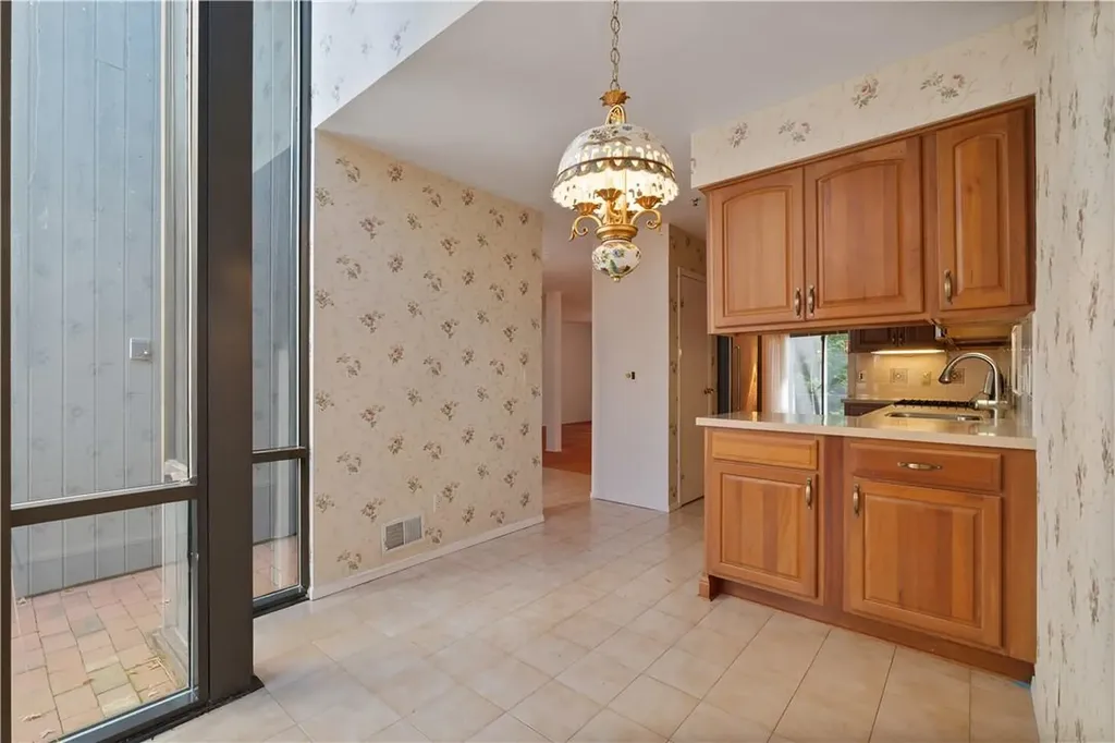 339 Old Cedar Road Hartsdale NY 10530