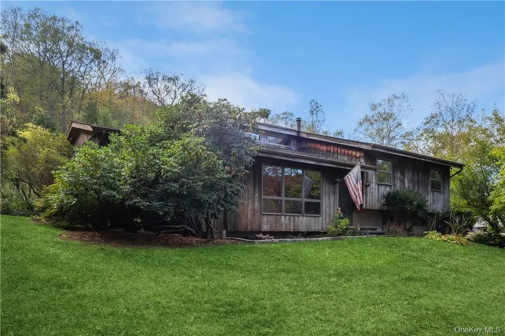 673 Route 301 Cold Spring NY 10516