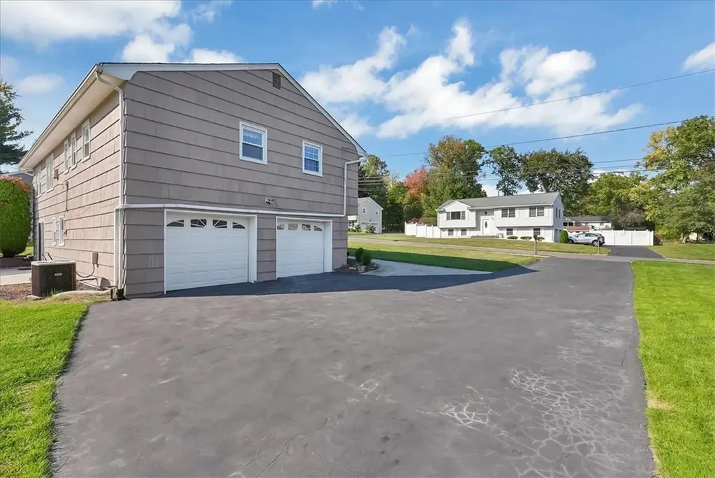34 Lenape Road Pearl River NY 10965