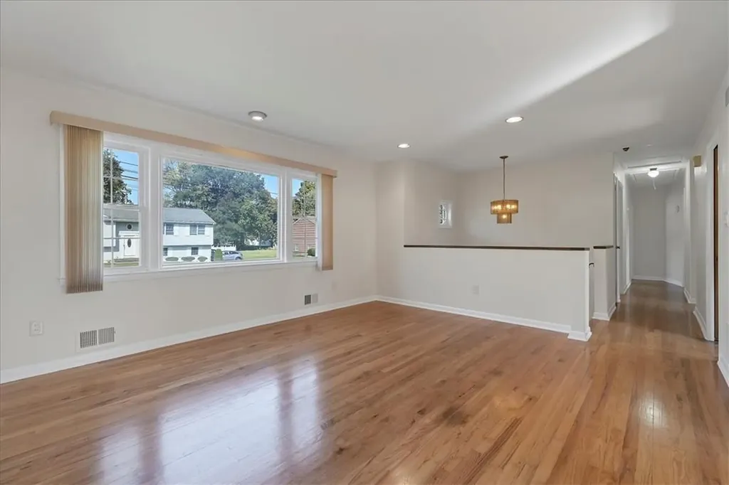 34 Lenape Road Pearl River NY 10965