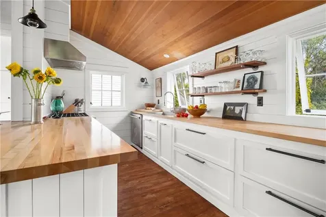 433 Rapp Road Kinderhook NY 12184