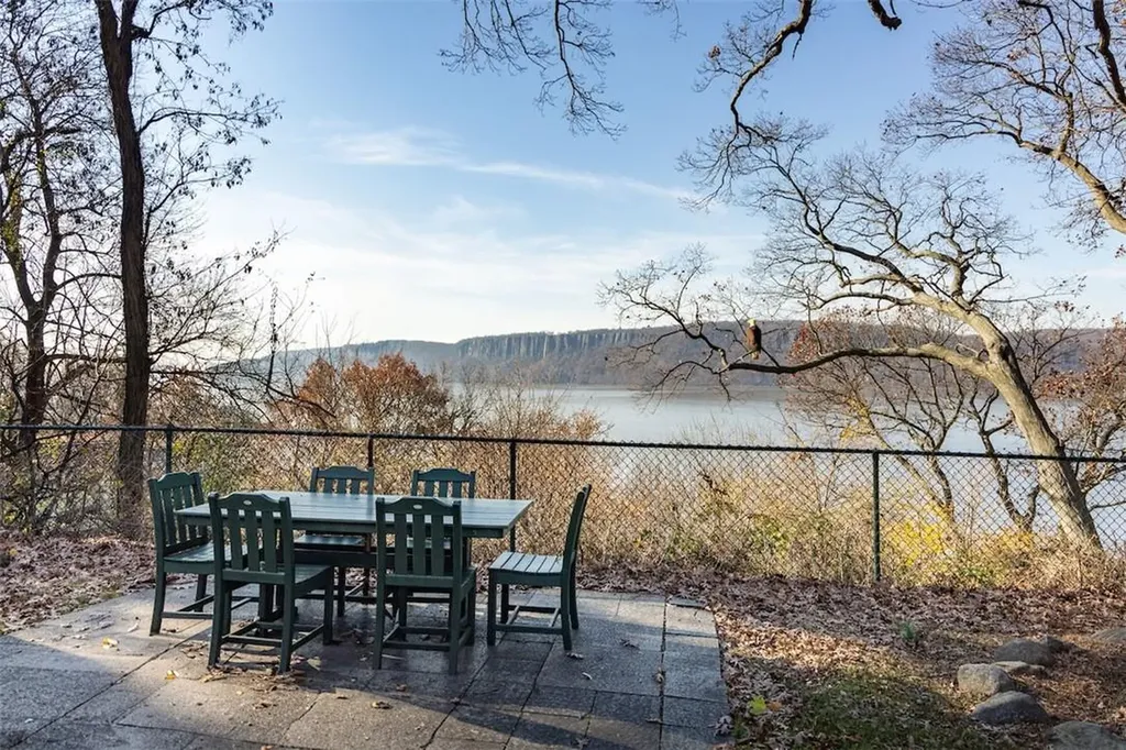 751 N Broadway Hastings-on-hudson NY 10706