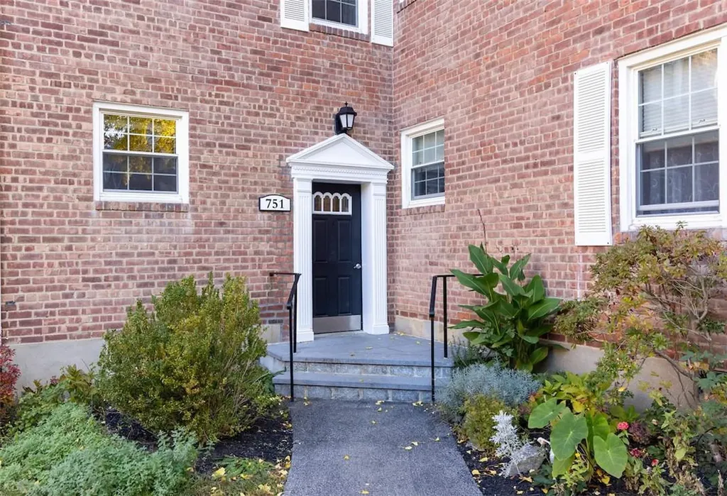 751 N Broadway Hastings-on-hudson NY 10706