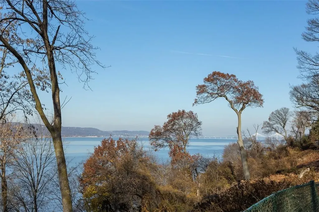 751 N Broadway Hastings-on-hudson NY 10706