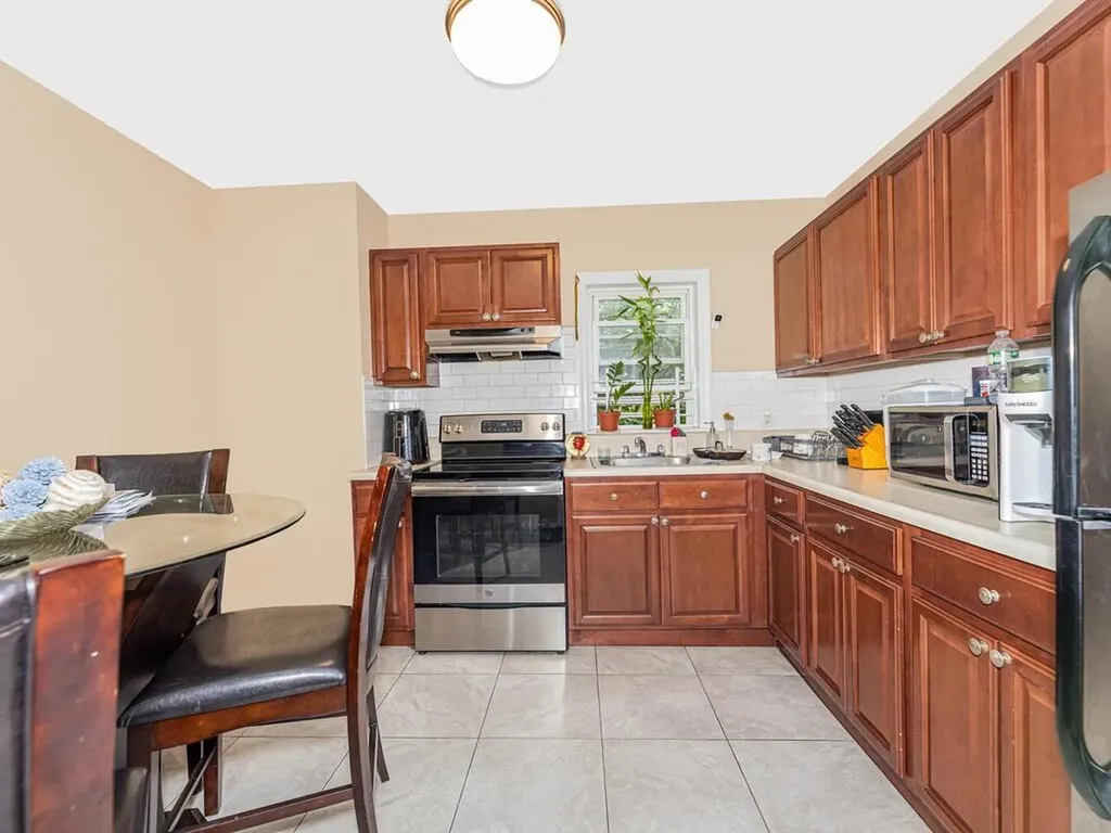 2 Carlisle Place Yonkers NY 10701