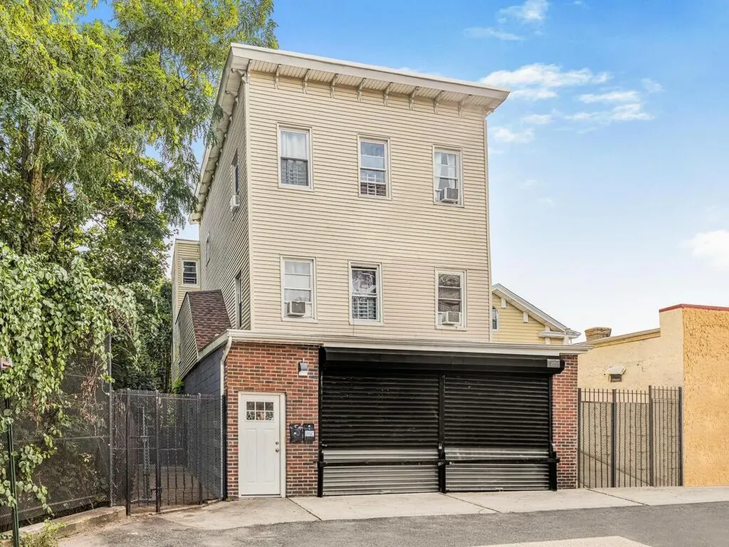 2 Carlisle Place Yonkers NY 10701