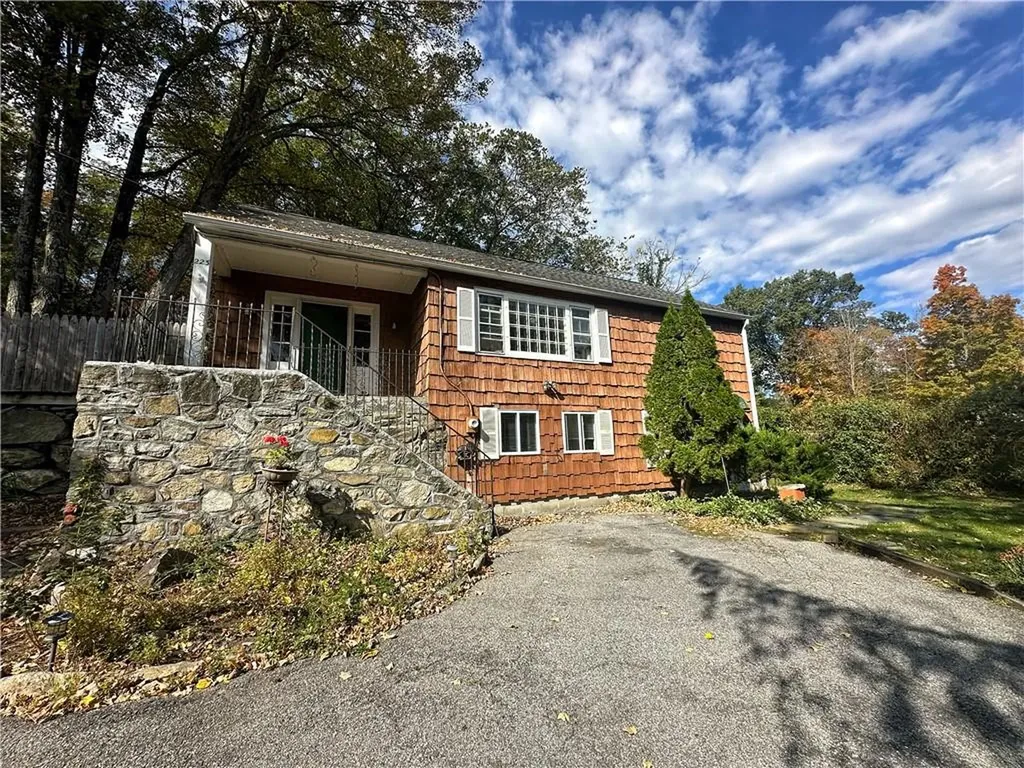 223 Baldwin Place Road Mahopac NY 10541