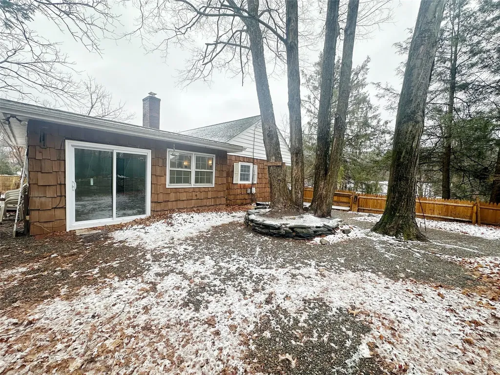223 Baldwin Place Road Mahopac NY 10541