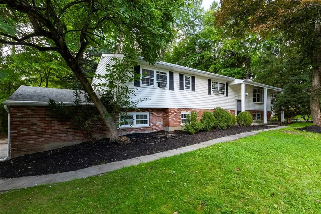 26 Miron Drive Poughkeepsie NY 12603