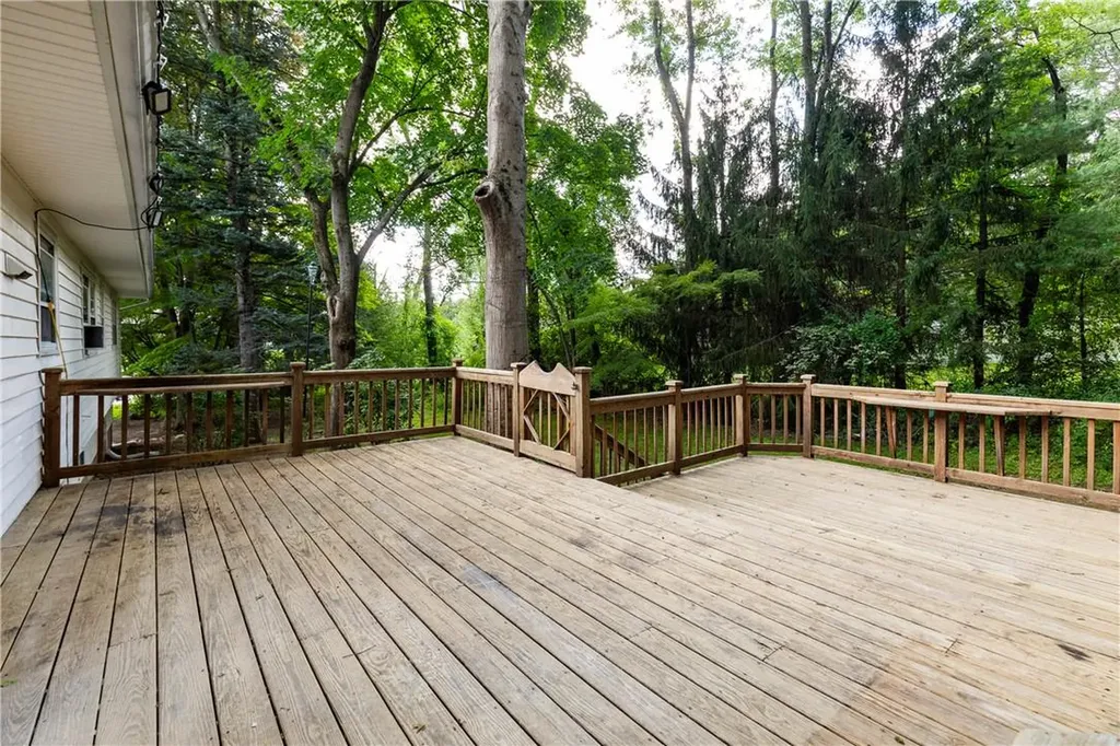 26 Miron Drive Poughkeepsie NY 12603