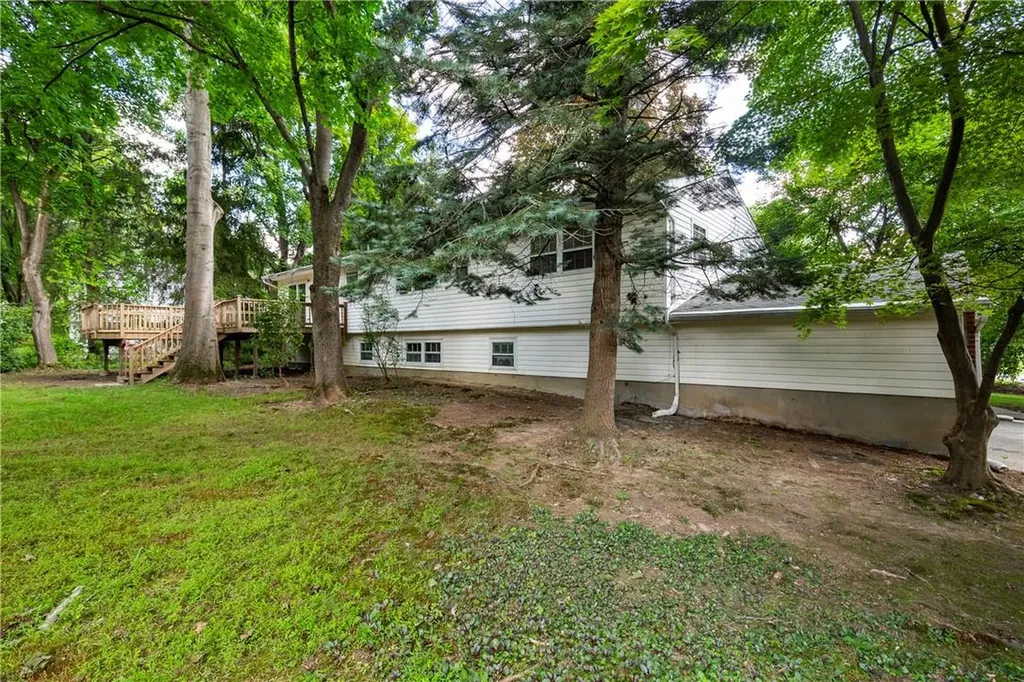 26 Miron Drive Poughkeepsie NY 12603