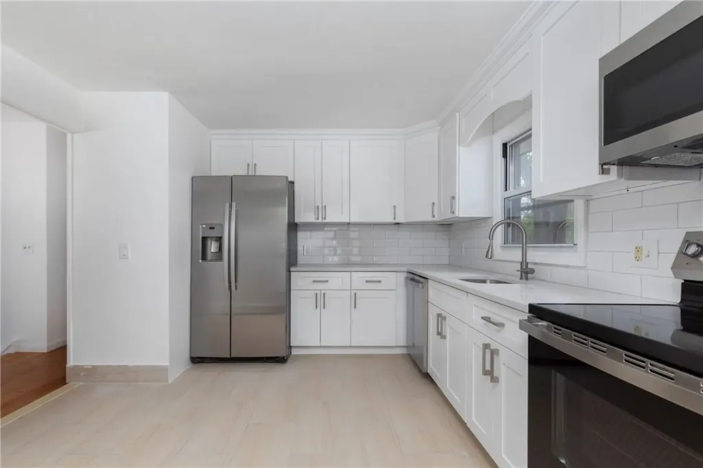 26 Miron Drive Poughkeepsie NY 12603