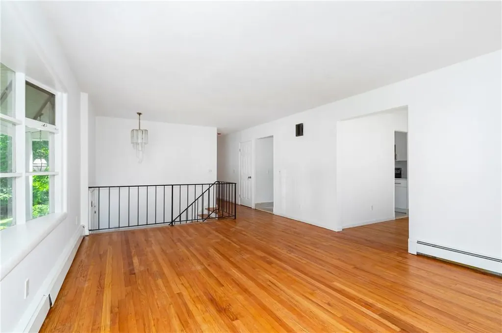 26 Miron Drive Poughkeepsie NY 12603