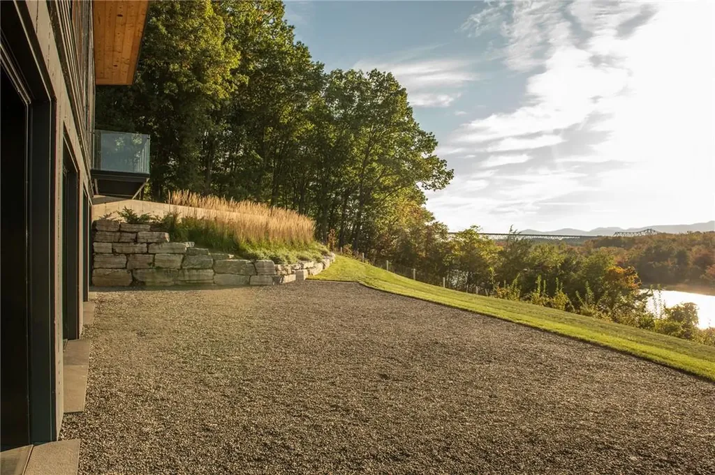 81 Hallenbeck Road Hudson NY 12534