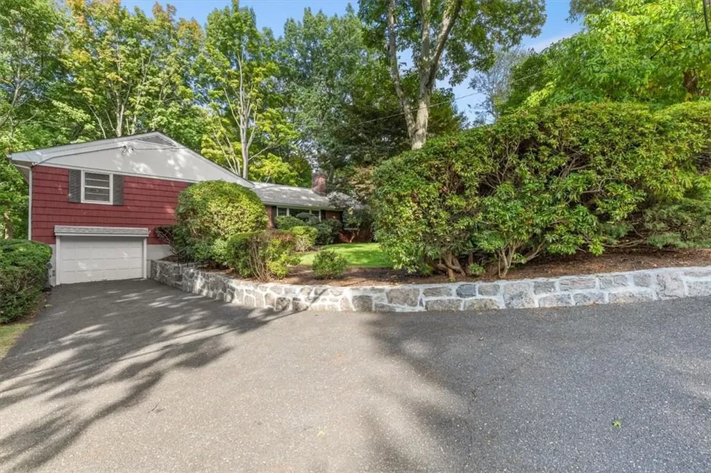 275 Woodlands Avenue White Plains NY 10607
