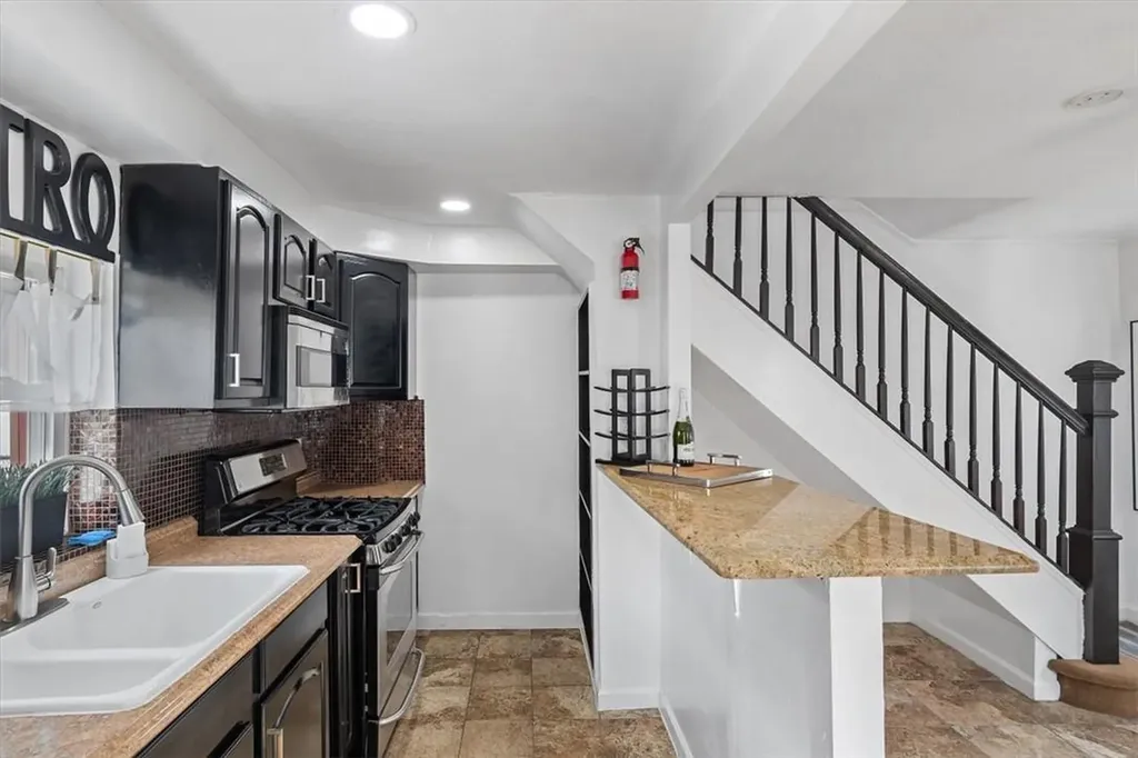 321 Calhoun Avenue Bronx NY 10465