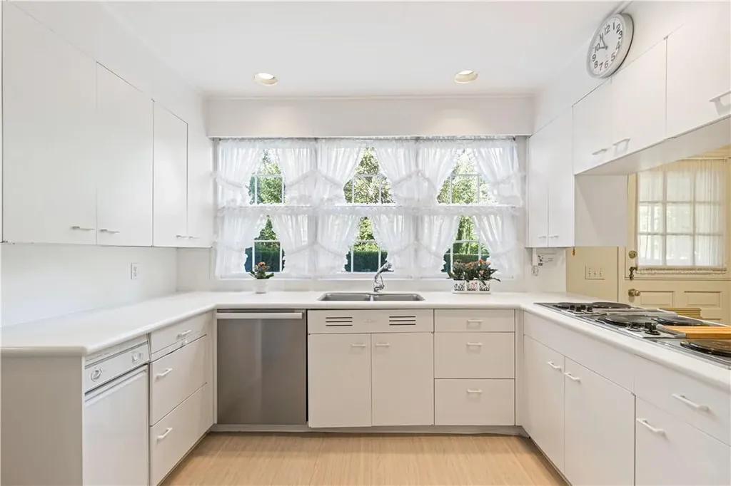 28 Norman Drive Rye NY 10580