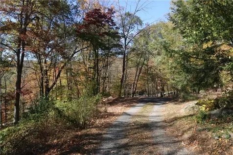 456 Oscawana Lake Road Putnam Valley NY 10579