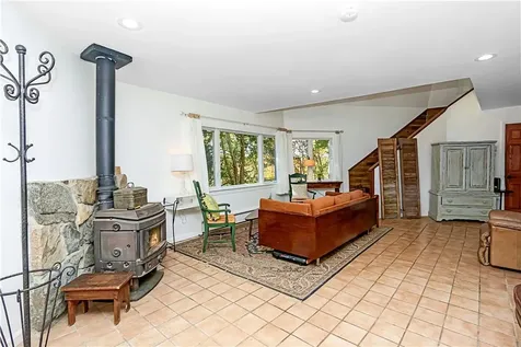 456 Oscawana Lake Road Putnam Valley NY 10579