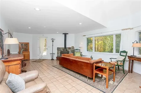 456 Oscawana Lake Road Putnam Valley NY 10579