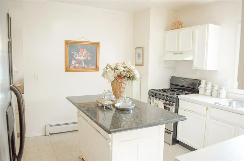 126 Canterbury Saugerties NY 12477