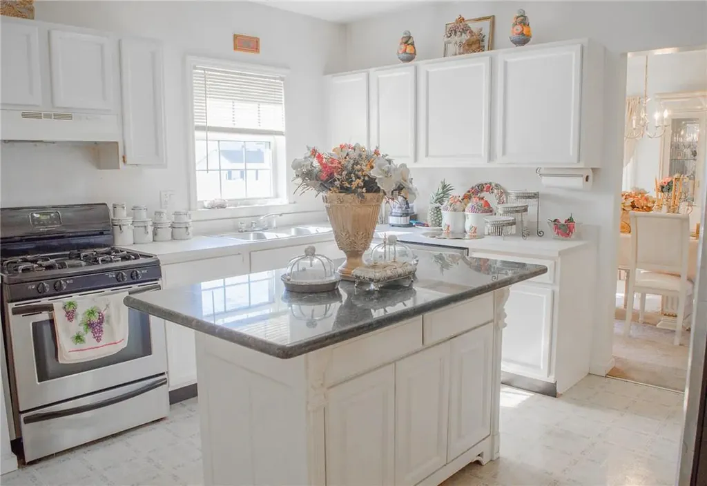 126 Canterbury Saugerties NY 12477