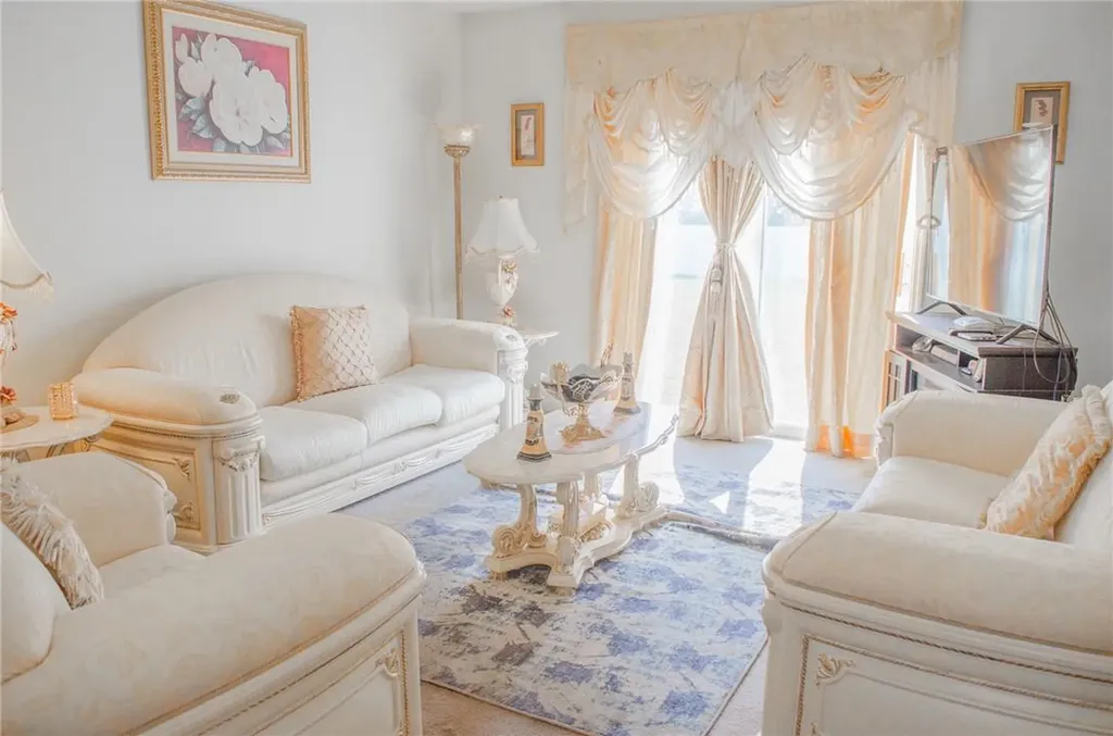 126 Canterbury Saugerties NY 12477