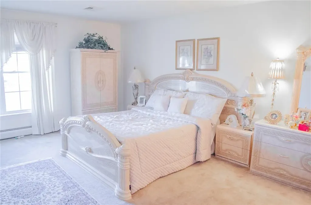 126 Canterbury Saugerties NY 12477