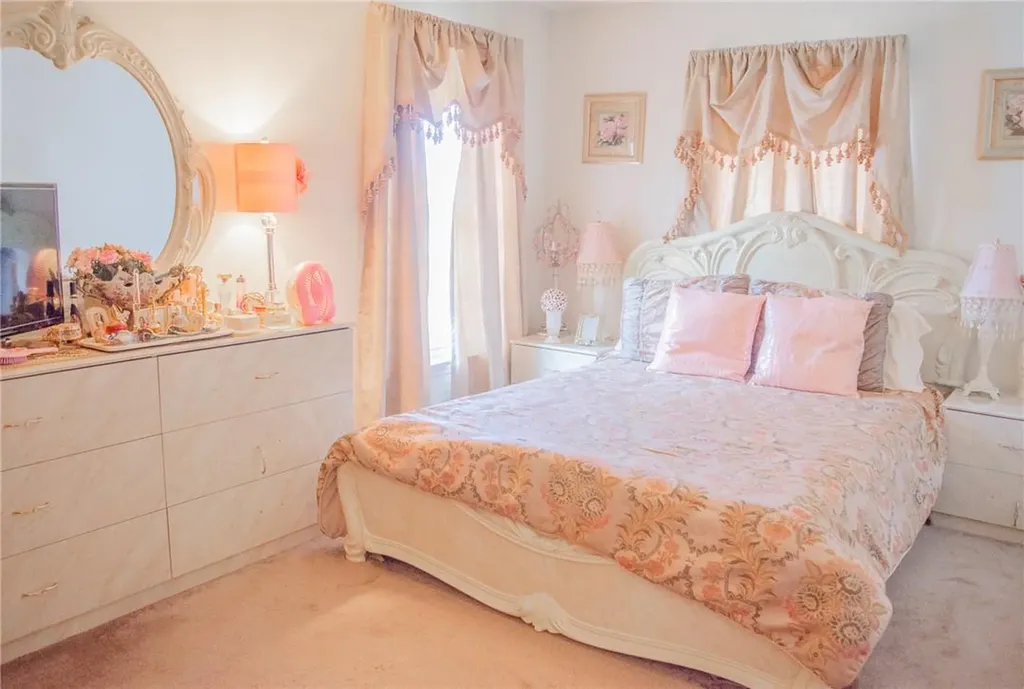 126 Canterbury Saugerties NY 12477
