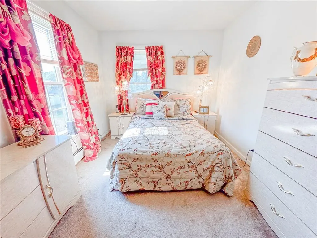 126 Canterbury Saugerties NY 12477