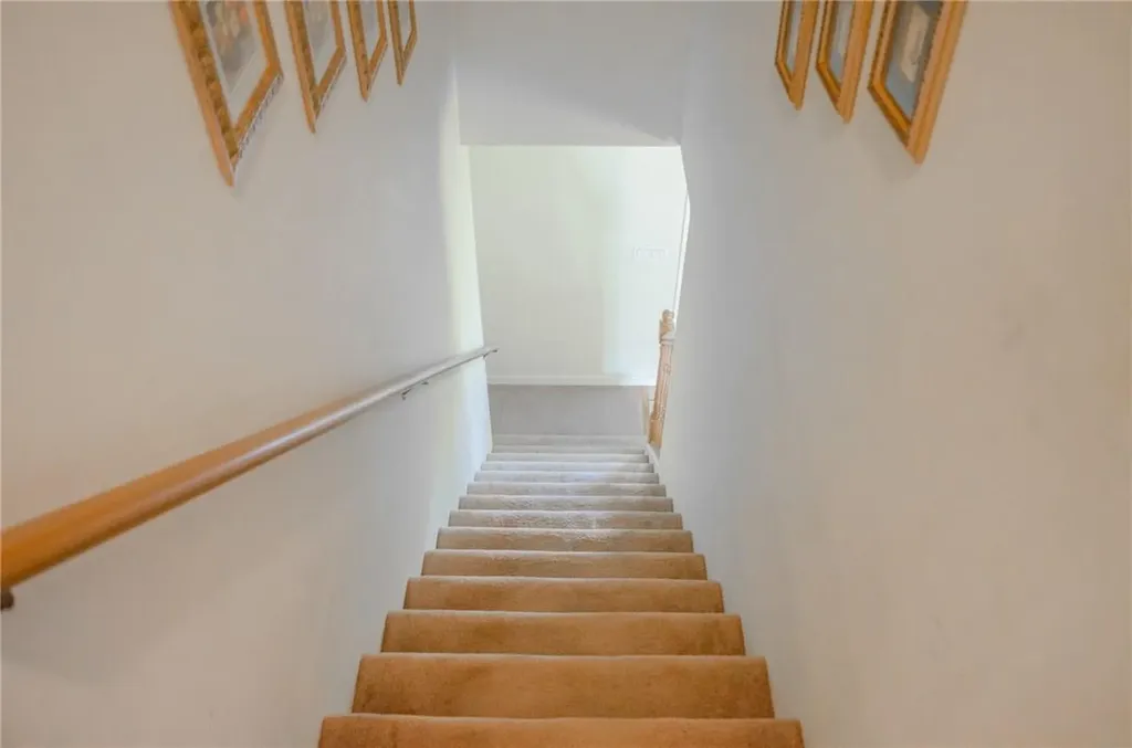 126 Canterbury Saugerties NY 12477