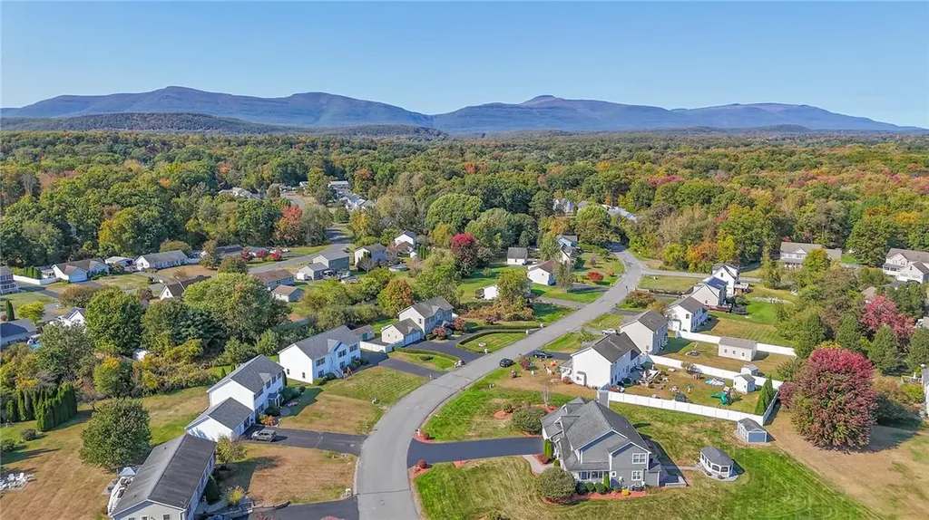 126 Canterbury Saugerties NY 12477