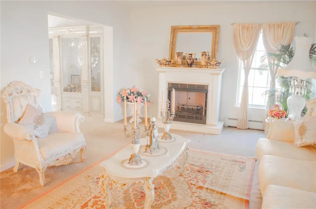 126 Canterbury Saugerties NY 12477