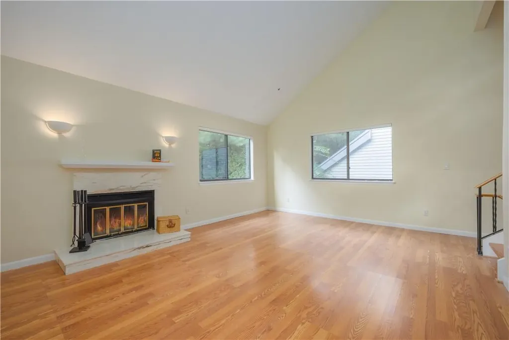 203 Hunters Run Dobbs Ferry NY 10522