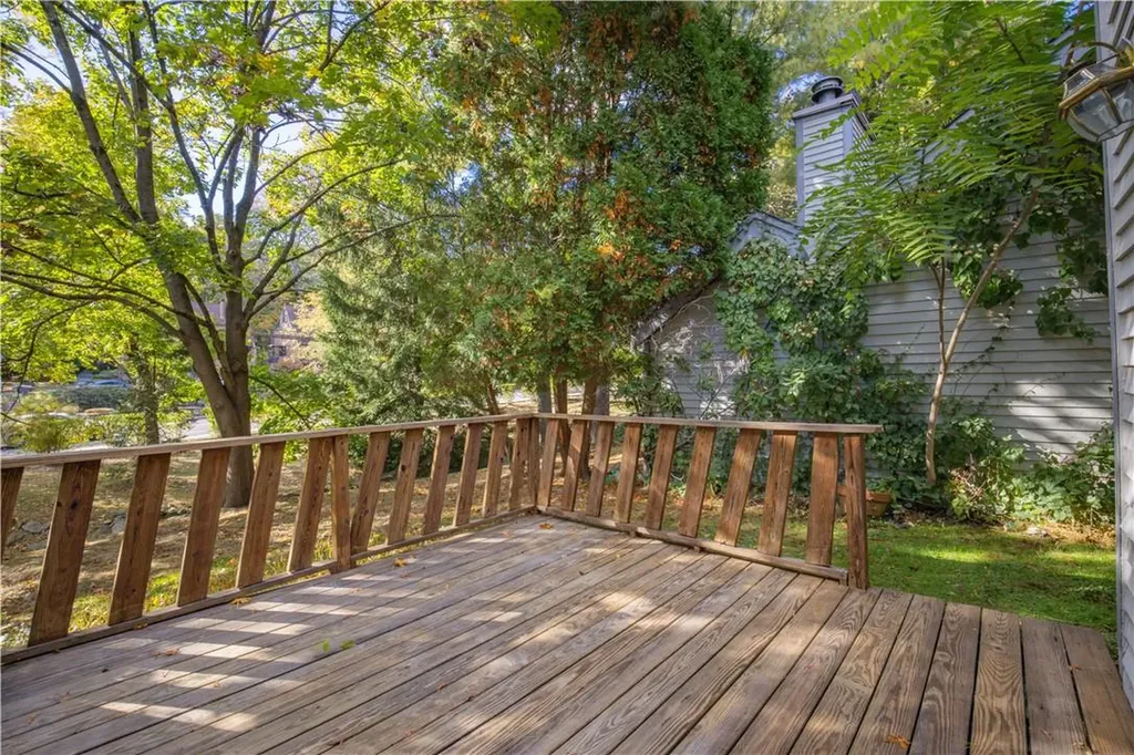 203 Hunters Run Dobbs Ferry NY 10522