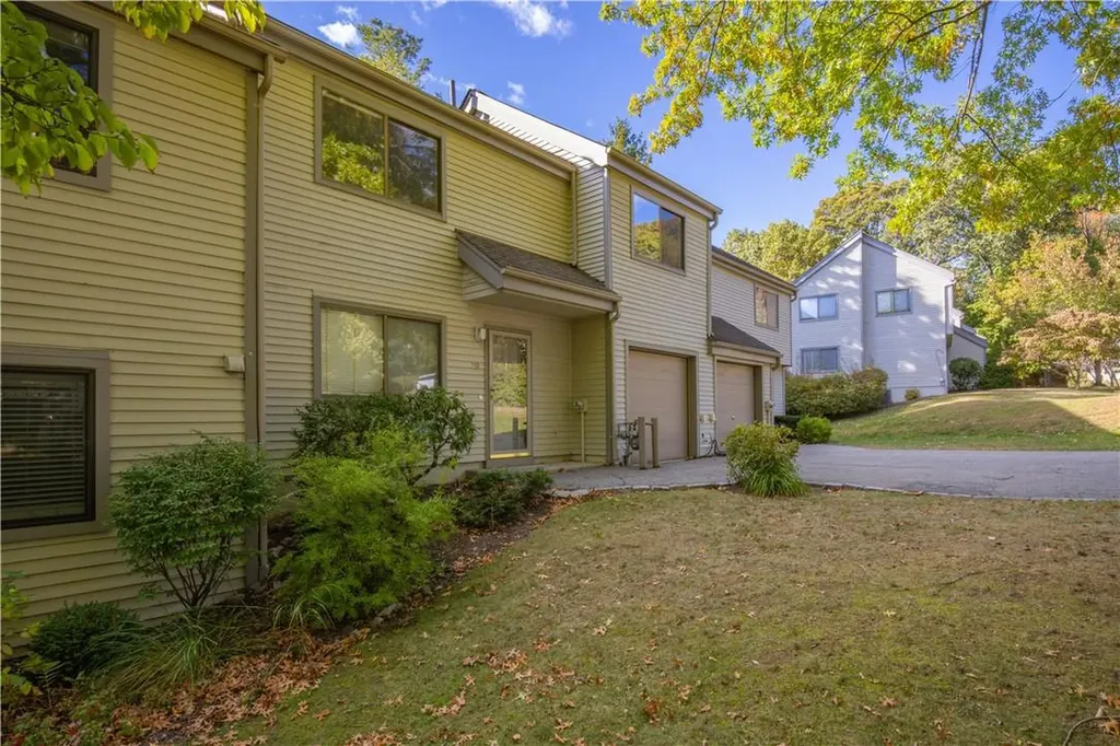 203 Hunters Run Dobbs Ferry NY 10522