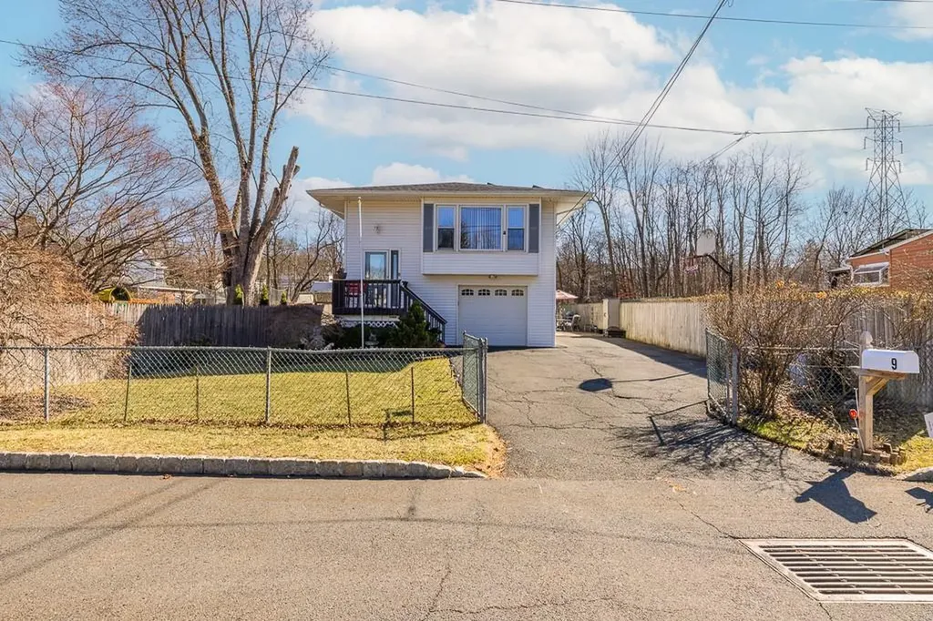 9 Jackson Avenue Garnerville NY 10923
