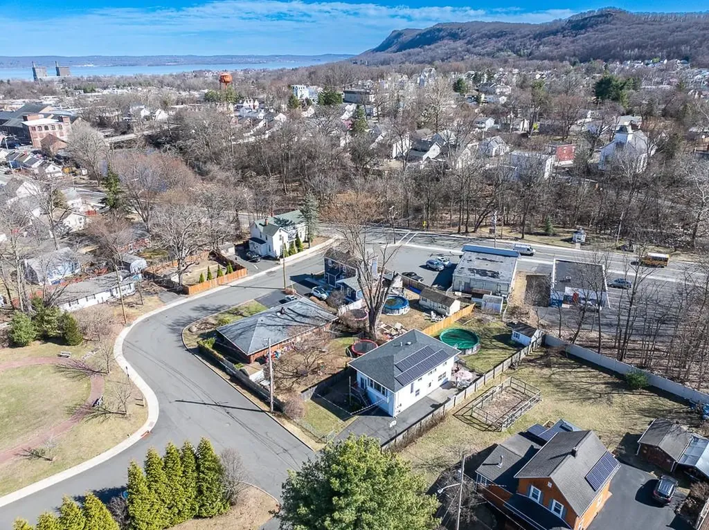 9 Jackson Avenue Garnerville NY 10923