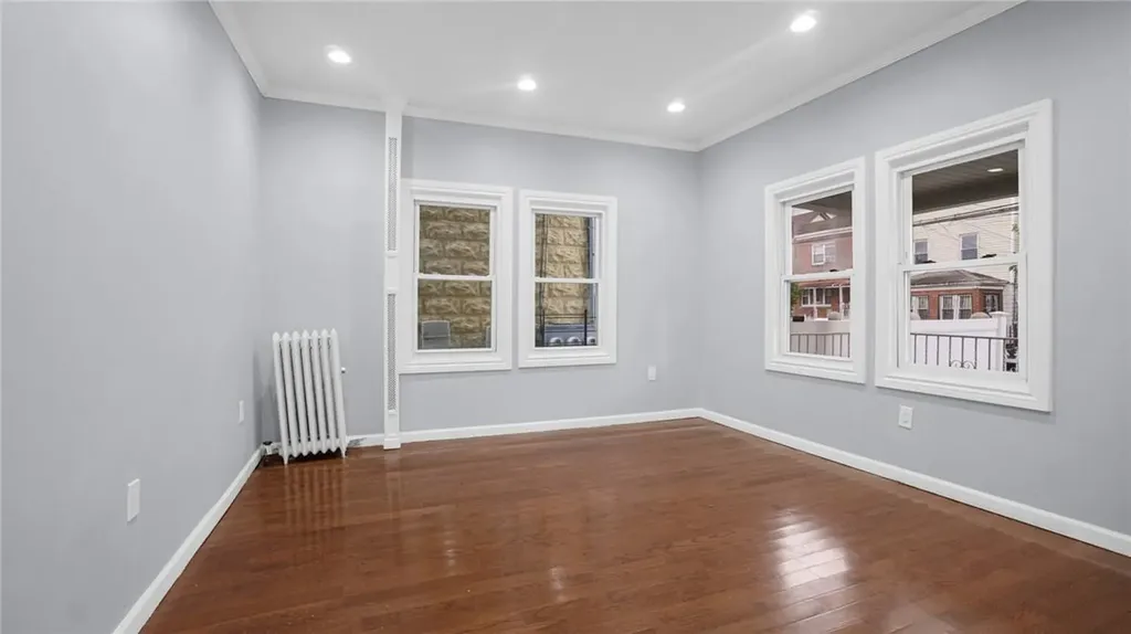 829 E 229th Street Bronx NY 10466