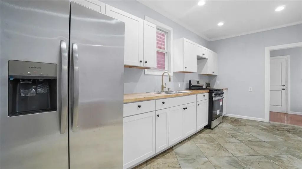 829 E 229th Street Bronx NY 10466