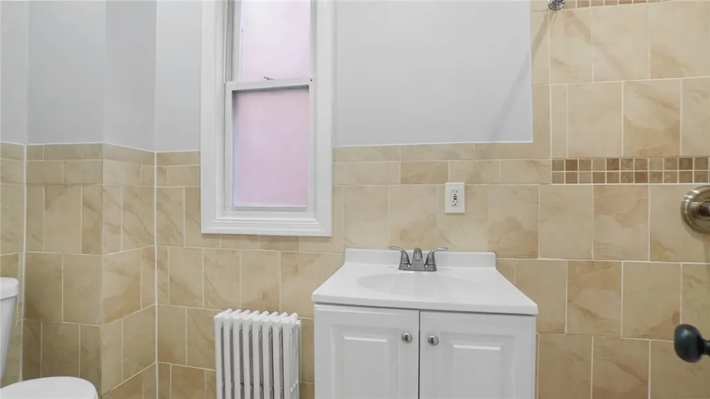 829 E 229th Street Bronx NY 10466