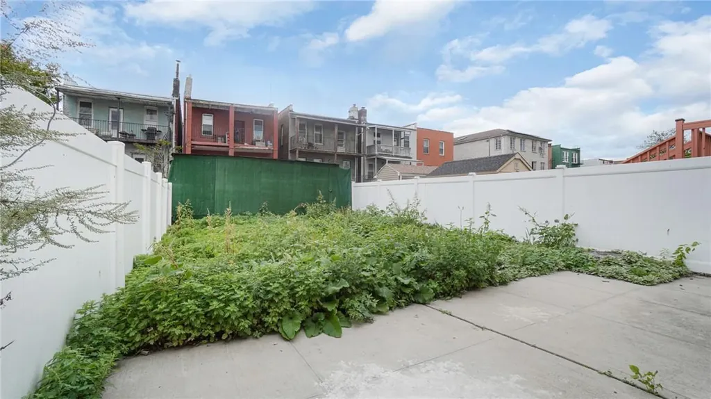 829 E 229th Street Bronx NY 10466
