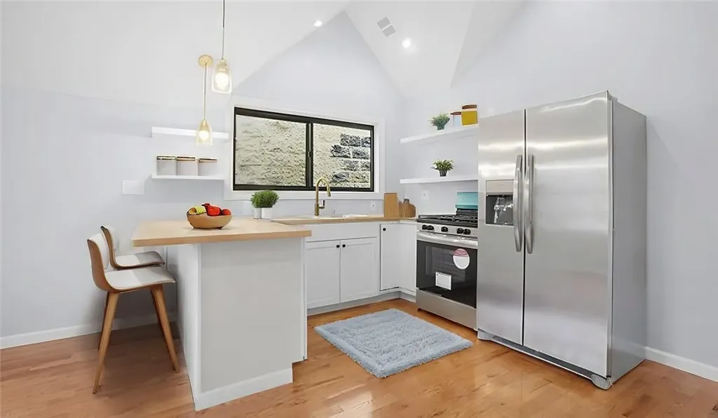 829 E 229th Street Bronx NY 10466