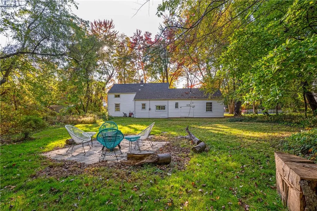 6 Schoolhouse Lane Poughkeepsie NY 12603