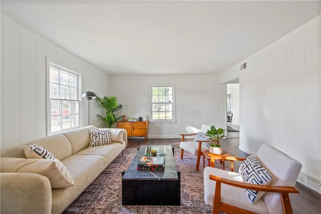 6 Schoolhouse Lane Poughkeepsie NY 12603