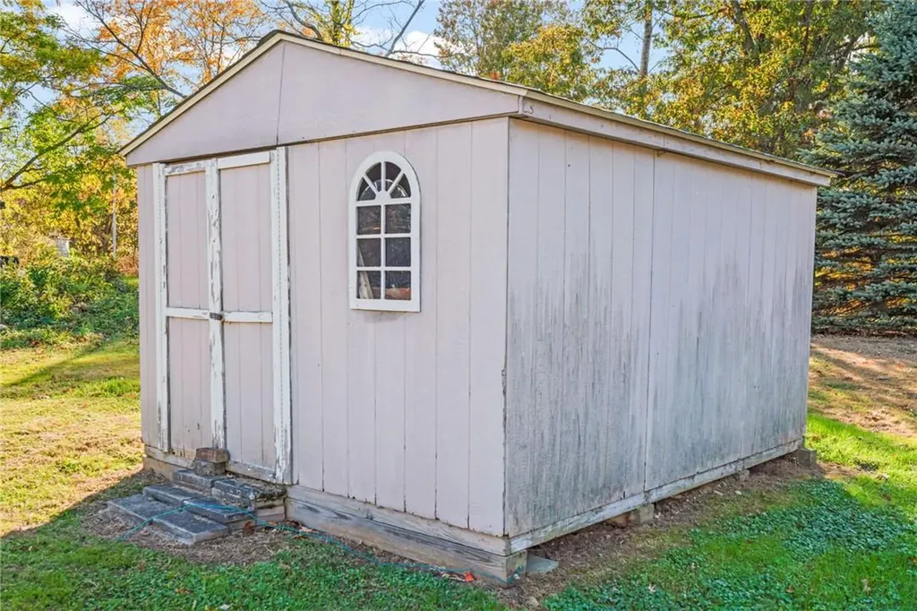251 Mountain View Avenue Wallkill NY 12589