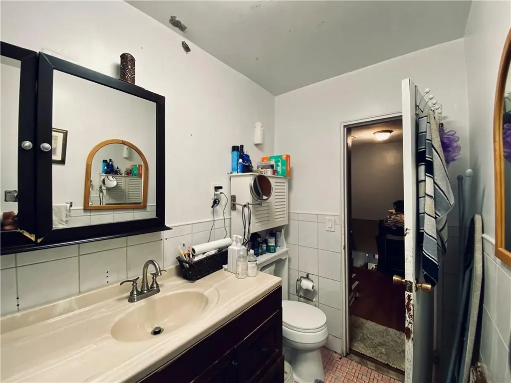 4228 Murdock Avenue Bronx NY 10466